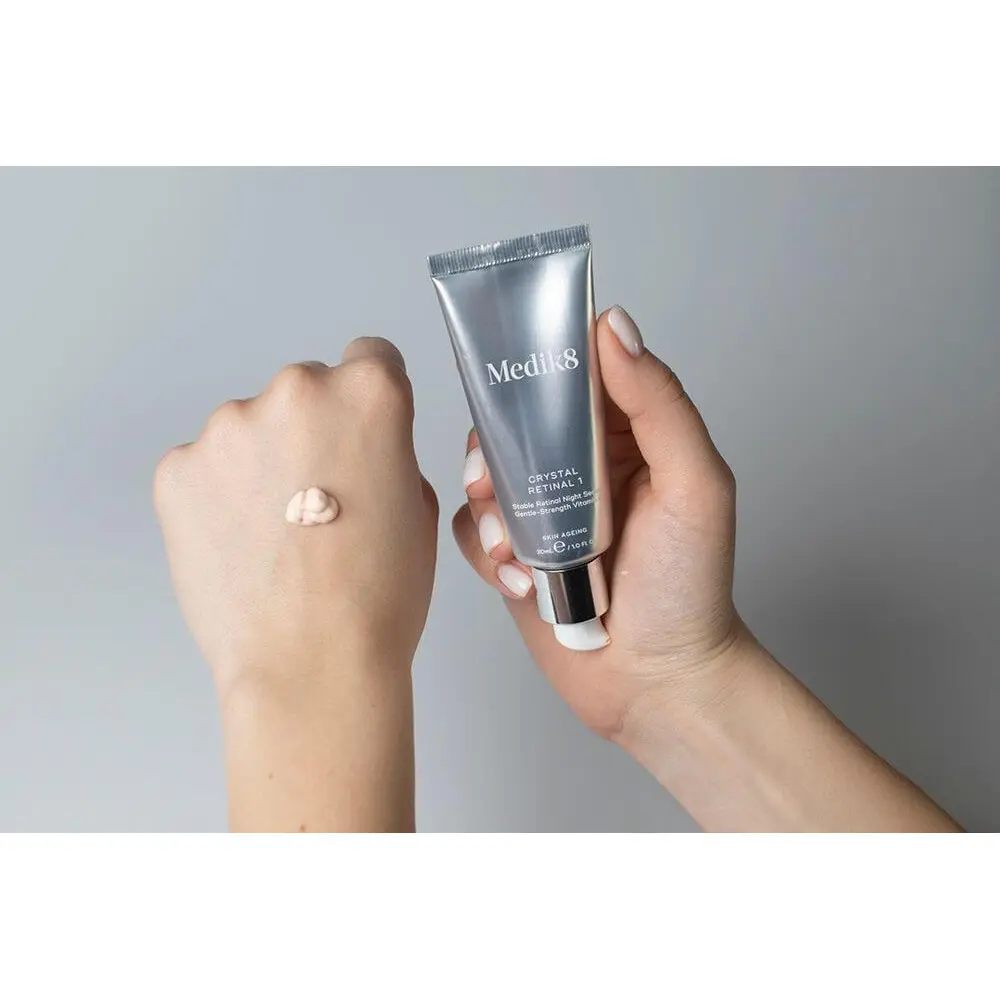 Medik8 Crystal Retinal 1 Ночная крем-сыворотка с ретиналем 0,01% view 3