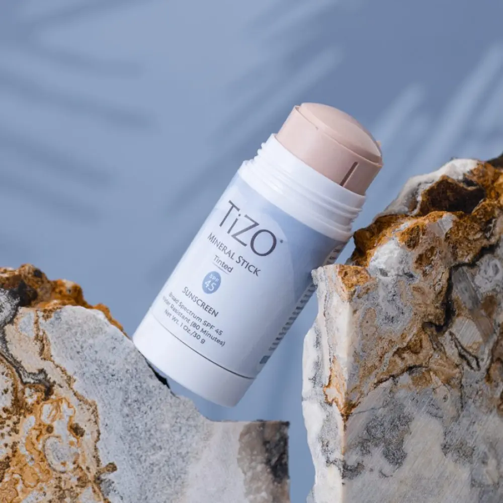 Mineral Stick Tinted SPF 45 Минеральный солнцезащитный cтик с оттенком view 2