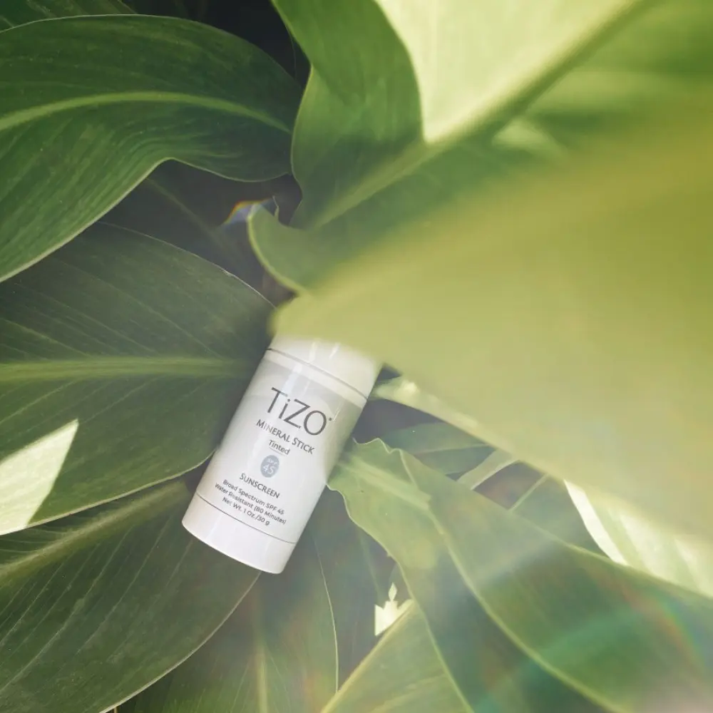 Mineral Stick Tinted SPF 45 Минеральный солнцезащитный cтик с оттенком view 3