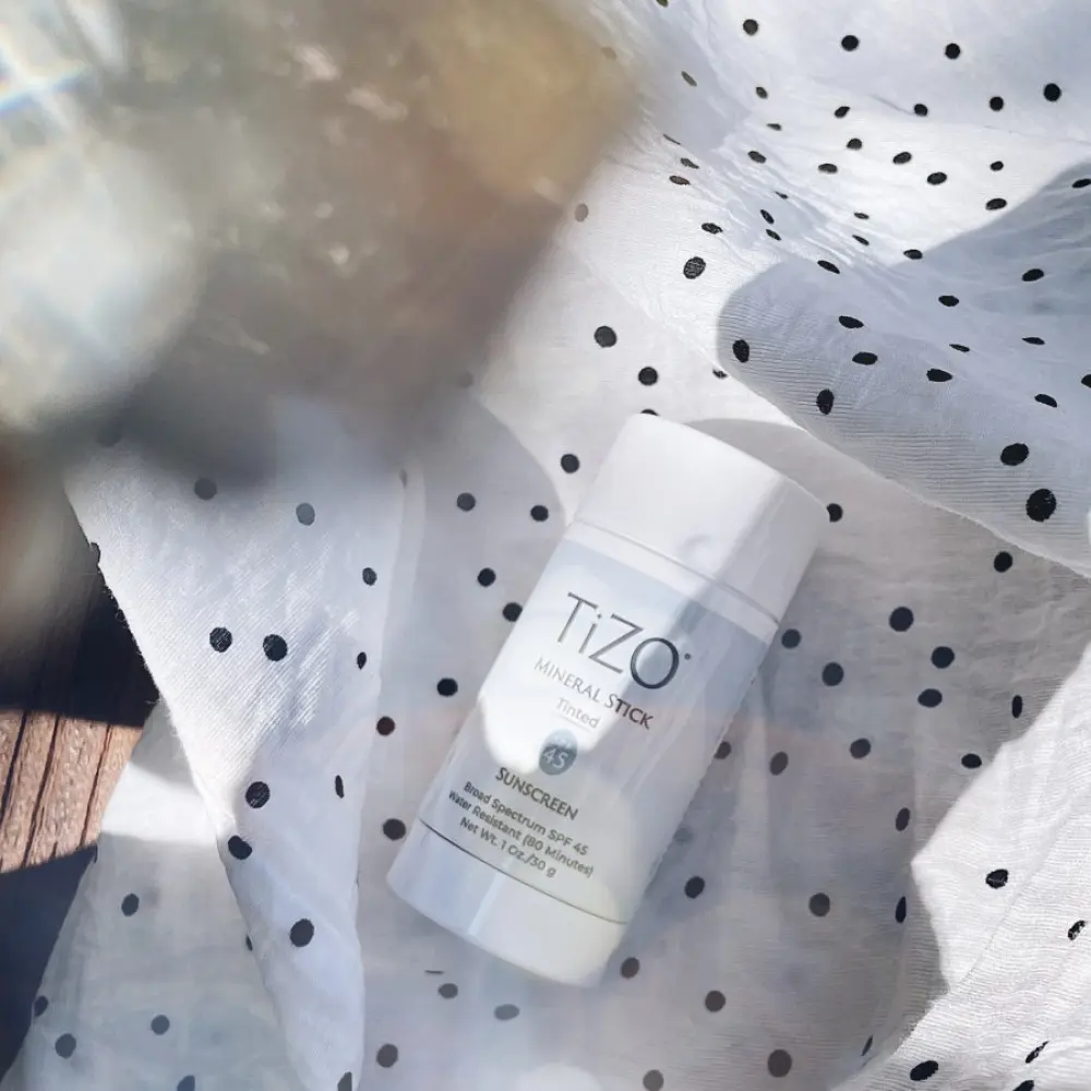 Mineral Stick Tinted SPF 45 Минеральный солнцезащитный cтик с оттенком view 5