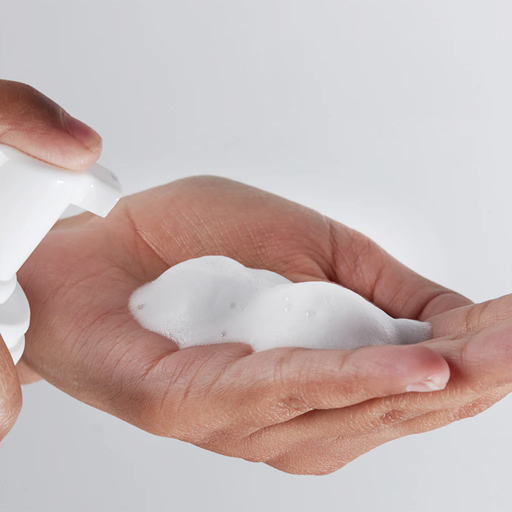 Medik8 Calmwise Soothing Cleanser view 2